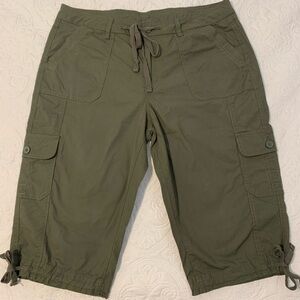St. John's Bay Olive Green Cargo Capris with Drawstring